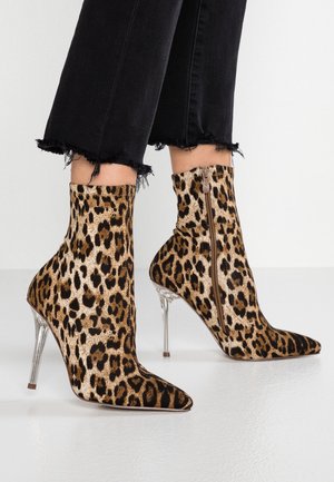 High heeled ankle boots - brown