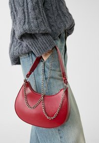 Stradivarius HALF-MOON SHOULDER - Kabelka - red