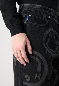 HUGO NATE - Jean boyfriend - black