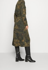Desigual Denní šaty - olive