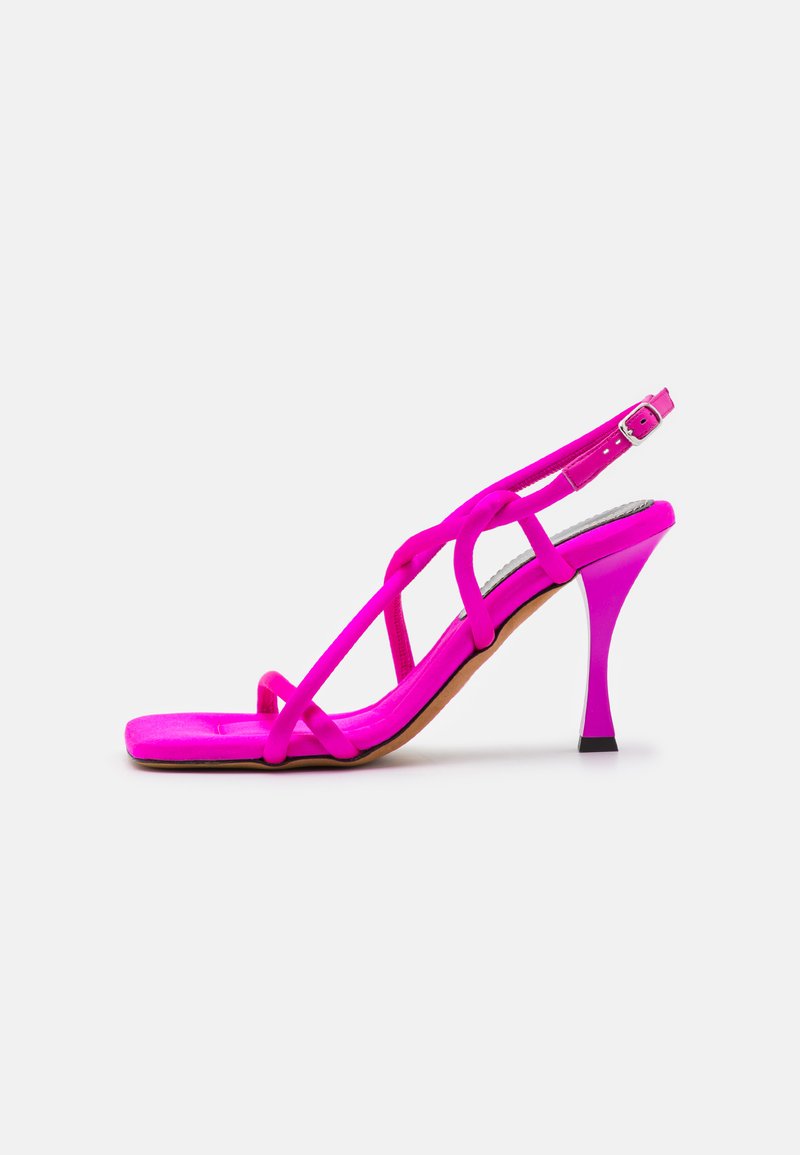 Sandalha de salto alto sintética cor-de-rosa com design de tiras cruzadas, biqueira aberta, tira ajustável no tornozelo e elegante salto bloco.