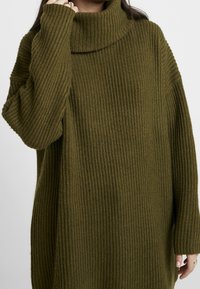 mbyM Trui - mottled olive