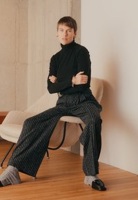 Filippa K DARCEY  - Broek - black