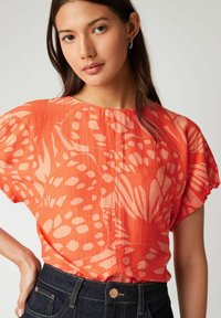 Next GATHERED SHORT SLEEVE TEXTURED BOXY REGULAR FIT - T-shirts print - orange print
