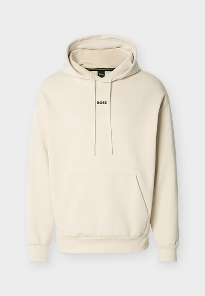 Sweat à capuche couleur crème avec une poche avant, des cordons ajustables et le logo "BOSS" brodé en noir sur la poitrine. Matière douce.
