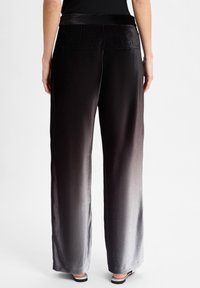 MAC Jeans CHIARA - Broek - grau