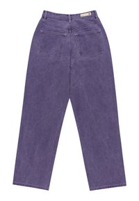 Jeans in denim viola con un design a gamba dritta, dotati di due tasche posteriori e una texture sbiadita. Passanti per cintura e un'etichetta in vita.