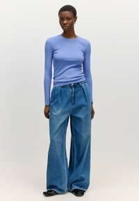 EDITED INOA - Longsleeve - blau