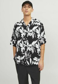 Jack & Jones - RELAXED FIT - Vapaa-ajan kauluspaita - black Pienoiskuva 1