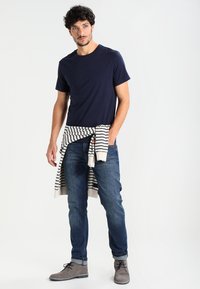 Pier One Camiseta básica - dark blue