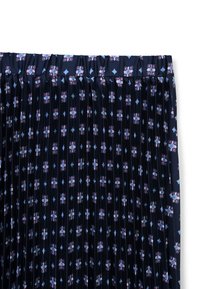 Gonne a pieghe blu navy con un motivo floreale e a diamante in rosso e azzurro chiaro. Tessuto morbido con vita elastica.