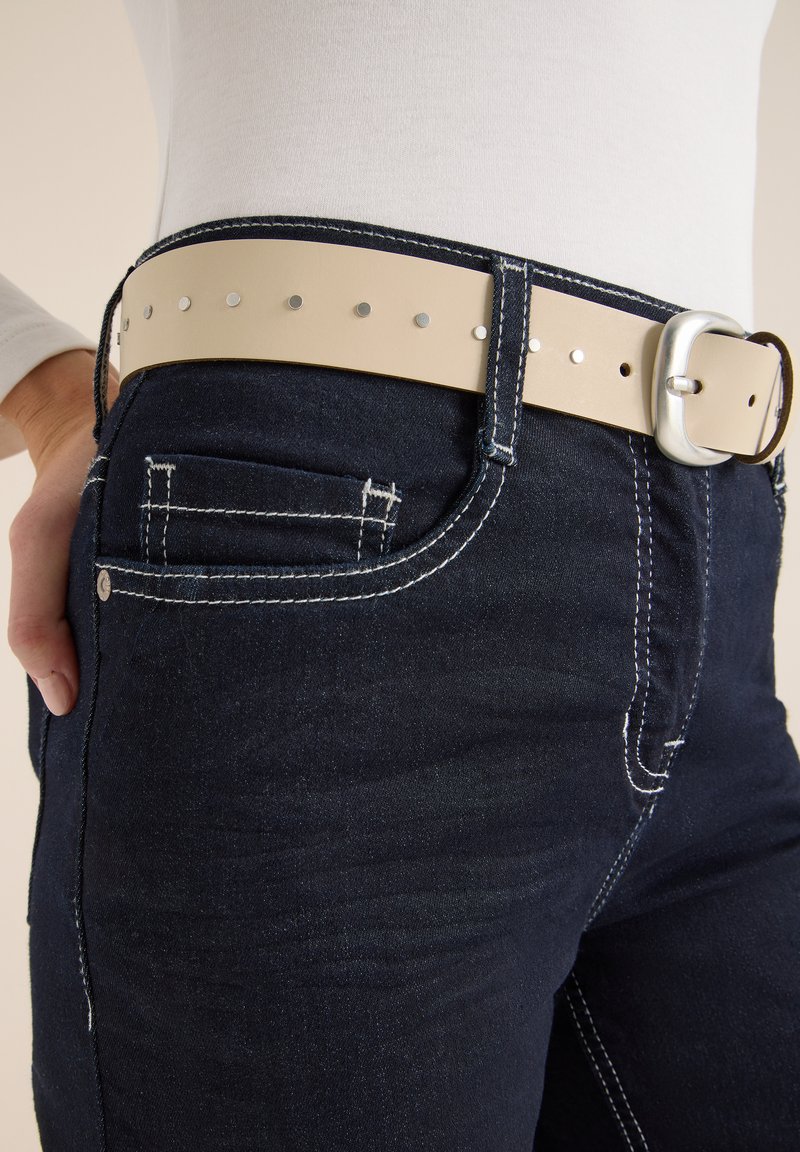 Guess Nell - Accessoires voor vrouwen - Bruin