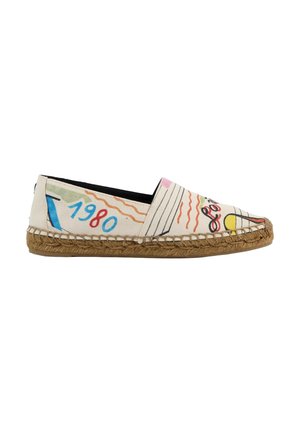 Codzienne buty typu slip-on z plecioną jutową podeszwą i białą płócienną cholewką z kolorowymi abstrakcyjnymi wzorami i numerem 1980.