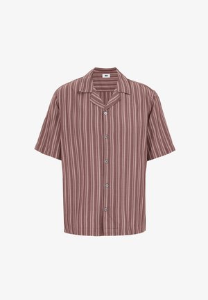 Cămașă cu mâneci scurte, nasturi în față, cu dungi verticale maro și roz deschis și guler tip cămașă de camping.