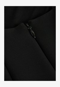 Unausgewählt, black