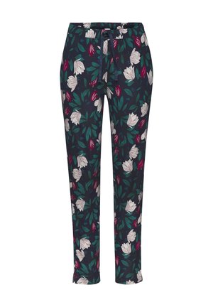 Kukkarit mustassa tummansinisessä kankaassa, jossa on valkoisia ja burgundin värisiä kukkia, vihreitä lehtiä sekä naru vyötäröllä ja kapeneva lahjemuoto.