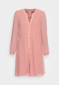 Roze, button-down jurk met lange pofmouwen, een V-halslijn en een geraffineerde taille. Gemaakt van lichte, doorzichtige stof.