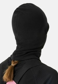 Sort fleece balaclava med en glat tekstur, designet til at dække hovedet og halsen, med en tætsiddende pasform og minimale synlige sømme.