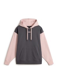 Sudadera con capucha de cuerpo gris y mangas rosas, que cuenta con un bolsillo canguro, dobladillo acanalado y cordón ajustable. Logo impreso en la parte frontal.