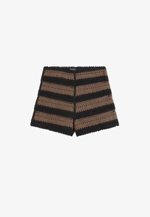 Shorts lavorati all'uncinetto con strisce orizzontali nere e marroni, caratterizzati da un orlo e una fascia in vita con bordi smerlati su sfondo bianco.