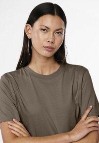 Pieces PCRIA SS SOLID TEE NOOS - Paprasti marškinėliai - morel