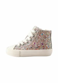Baskets montantes avec une tige en paillettes multicolores, lacets blancs, embout en caoutchouc et semelle extérieure texturée blanche.