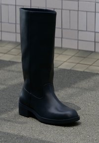 Δεν επιλέχθηκε, black