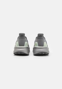 adidas Performance ULTRABOOST 5 - Løbesko til landevejen - grey four/silver metallic/grey two