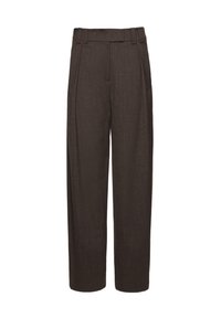 Magas derekú, barna nadrág textúrált anyagból, elöl két plisszéval, övhurkokkal és bő szárakkal.