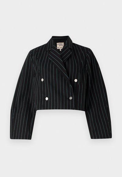 Kort dubbelknäppt jacka i svart tyg med vertikala blå ränder, med silverknappar och slagkrage.