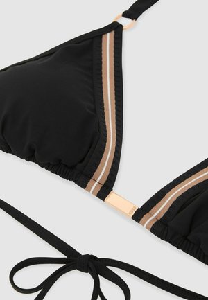 Čierny trojuholníkový bikini top s béžovým a bielym pruhovaným lemom a zlatým obdĺžnikovým kovovým detailom na ramienku.