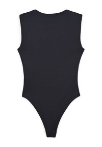 Body senza maniche nero con collo alto, texture liscia e design a perizoma. Presenta cuciture minime e una silhouette aderente.