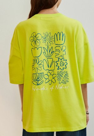 ABSTRACT FLORAL PRINT BACK GRAPHIC - Nyomott mintás póló - green