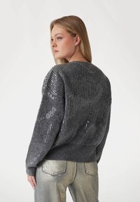 Guess Strickjacke - grau