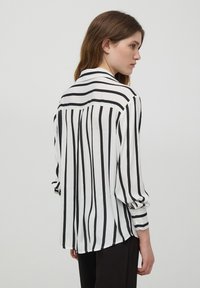 Terranova AMPIA IN RASO A RIGHE - Camicia - bianco lana