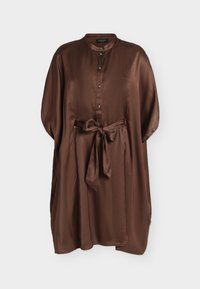 Επιλέχθηκε, chestnut