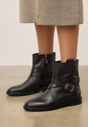 JANYA - Botines - black