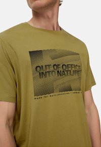 camel active T-shirt print - mosstone