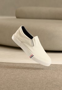 Non sélectionné, white