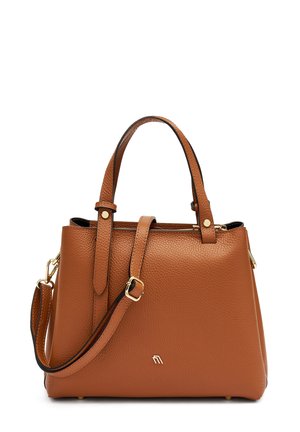 Borsa a tracolla in pelle marrone con texture, dotata di doppio manico e tracolla rimovibile. Presenta hardware in tono oro e un dettaglio con logo sul fronte.