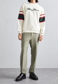 Filling Pieces Sweatshirt - off-white
