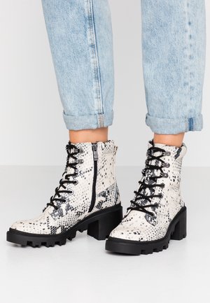 Madden Girl Botines con cordones - black