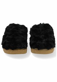 Pantofole nere pelose con una parte superiore in pelliccia testurizzata e una robusta base in sughero. Il design presenta una silhouette con punta aperta e una soletta spessa.