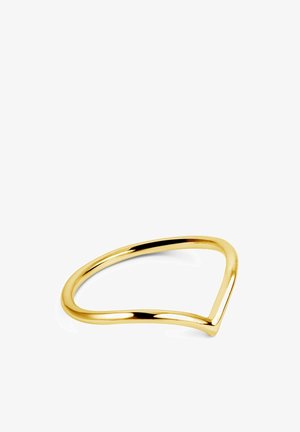 Anillo dorado con un diseño curvado y elegante. Presenta una textura suave y pulida, con una forma triangular abierta y sin adornos.