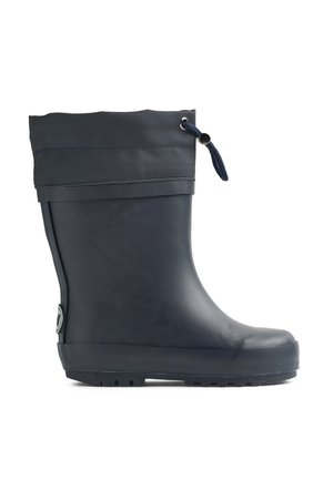 Botte de pluie en caoutchouc bleu marine unique avec fermeture à cordon en haut et semelle texturée pour l'adhérence, vue de côté sur fond blanc.