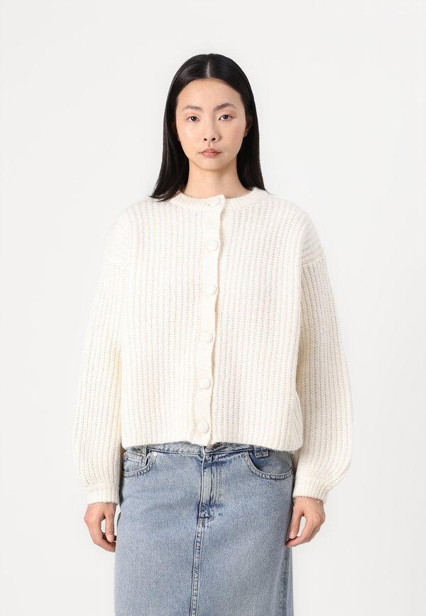 CHUNKY CARDIGAN - Cardigan - gardenia