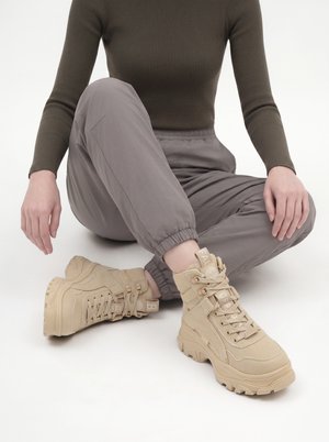 Buffalo, MID - Platform-nilkkurit - cream