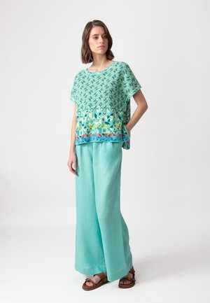 SHORT-SLEEVED MIX MATCH PATTERN - Print T-shirt - aqua