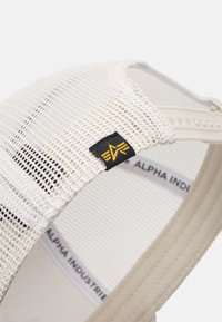 Alpha Industries LABEL TRUCKER UNISEX - Cap - jet stream white