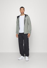 Jack & Jones JCOAIR HOOD - Sudadera con cremallera - desert sage melange
